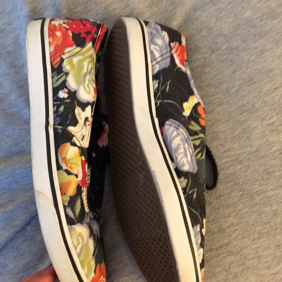 Vans - Picture 4 of 4